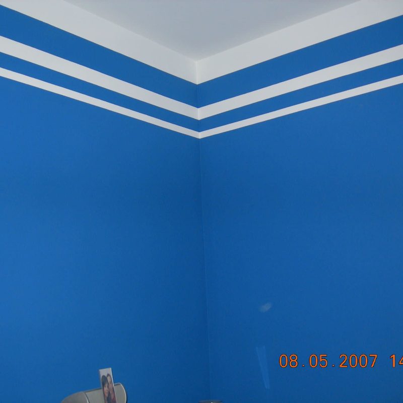 HABITACION CON RAYAS AZULES