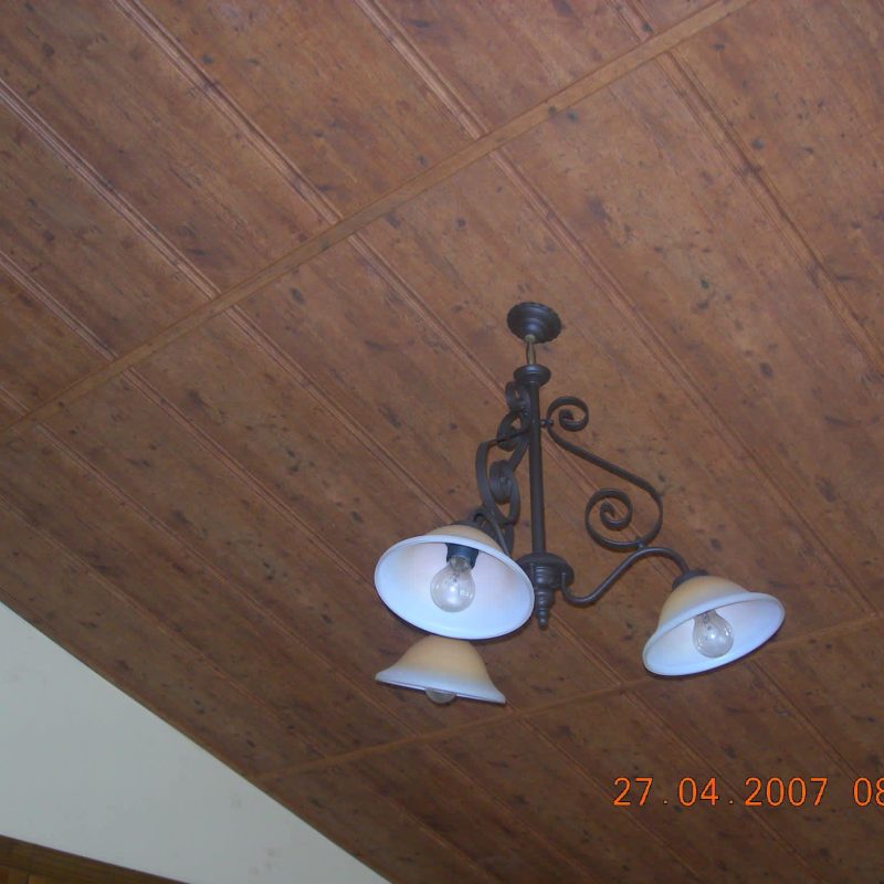 TECHO DE MADERA Y PAREDES PISTACHO ETC, NICOLAS (40) 04