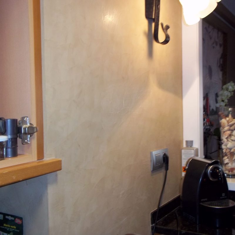 ESTUCO VENECIANO EN PAREDES DE COCINA